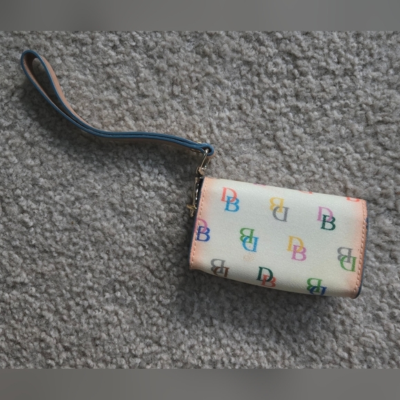 Vintage Y2K Dooney & Bourke Phone/Card Wristlet - Picture 4 of 4